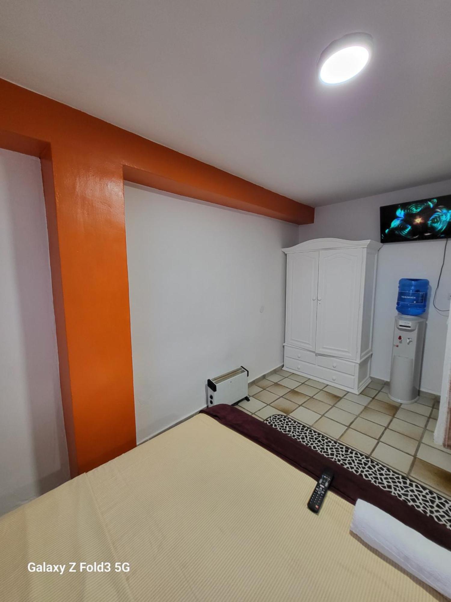Habitacion Muy Centrica. กรานาดา ภายนอก รูปภาพ